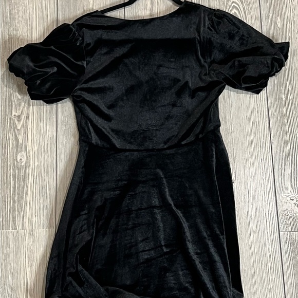 Sugarlips Dakota Velvet Volume Hem Mini Dress, LBD, NWT, Size Small - Picture 5 of 9